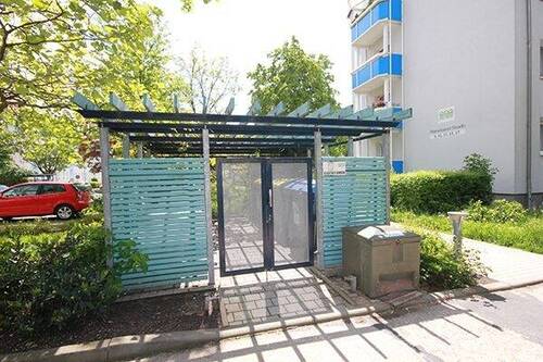 Müllcontainerstellplatz - Etagenwohnung mit 58,40 m² in Halle (Saale) zur Miete