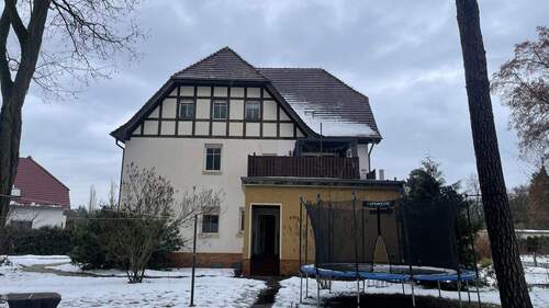 Ansicht vom Garten - 9 Zimmer Mehrfamilienhaus, Wohnhaus zum Kaufen in Hoyerswerda