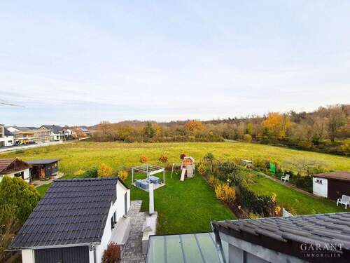 Blick aus dem Dachfenster - 