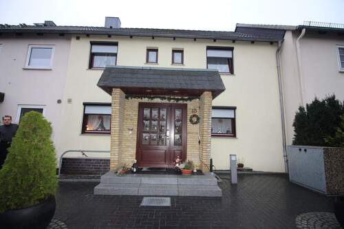 Vorderansicht - 6 Zimmer Reihenmittelhaus zum Kaufen in Flensburg