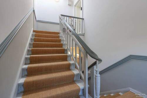 Treppenhaus - 4 Zimmer Etagenwohnung in Berlin