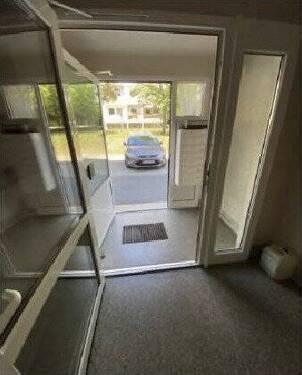 Hauseingang - 2 Zimmer Mehrfamilienhaus, Wohnhaus zur Miete in Markneukirchen