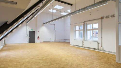 Raum 01-5.jpg - HOMESK - Repräsentative Bürofläche im Dachgeschoss der historischen Sarotti-Höfe mit Terrassen