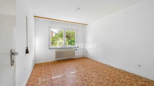 1. OG Schlafzimmer 1 - 