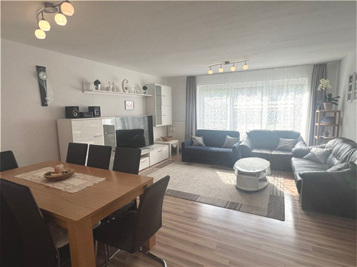 Wohn-/Esszimmer - 