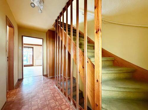 Flur / Treppenhaus - Reihenmittelhaus mit 75,00 m² in Tuttlingen zum Kaufen