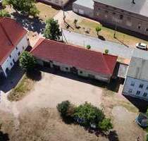 OHNE BANK finanzierbar: Gutshof-Ensemble mit MFH, Gutshaus & Scheunentrakt - Osternienburger Land - Kleinpaschleben