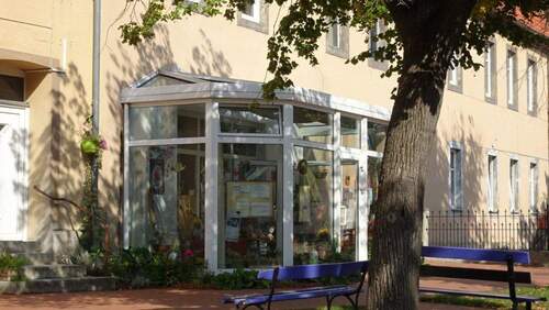 Hofladen im ehem.Gutshaus - 3 Zimmer Mehrfamilienhaus, Wohnhaus in Osternienburger Land - Kleinpaschleben