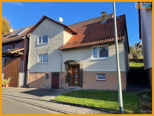 Vorderansicht - KOMPAKTES HANDWERKERHAUS MIT KLEINEM GRUNDSTÜCK! KEINE KÄUFERPPROVISION!