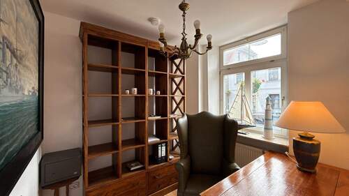 kleine Büroeinheit - 1 Zimmer Mehrfamilienhaus, Wohnhaus in Kröpelin