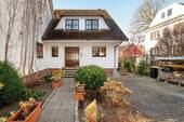 Außenansicht - Familienfreundliches Reihenendhaus mit Garten nahe Tegeler See