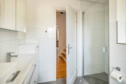 Vollbad mit Dusche extra im 1. OG - 