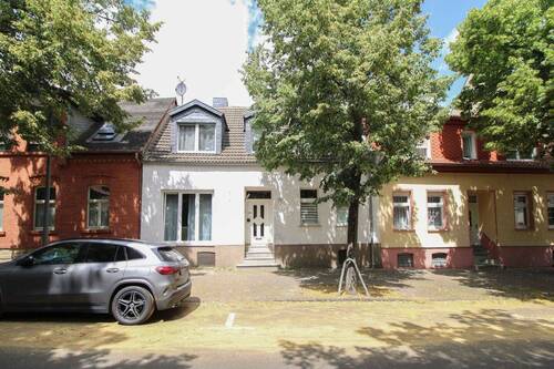 Hausansicht(2) - Mehrfamilienhaus, Wohnhaus in Bernburg zum Kaufen
