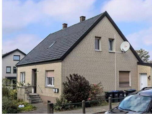 Außen - Mehrfamilienhaus in Enger zu Verkaufen!