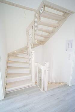 Treppe mit LED-Einbauspots 