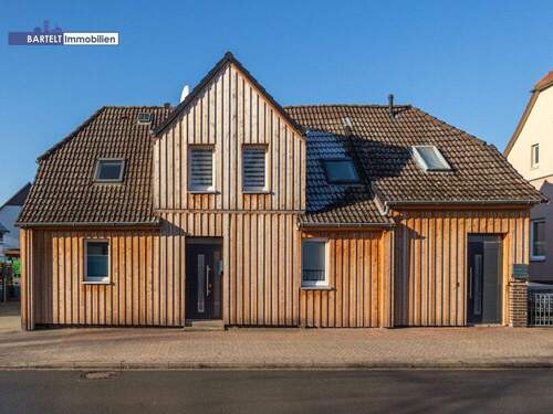 Außenansicht - Schönes Wohnhaus mit zwei Wohneinheiten in Pattensen-Jeinsen!