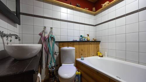 Badezimmer mit Wanne - 