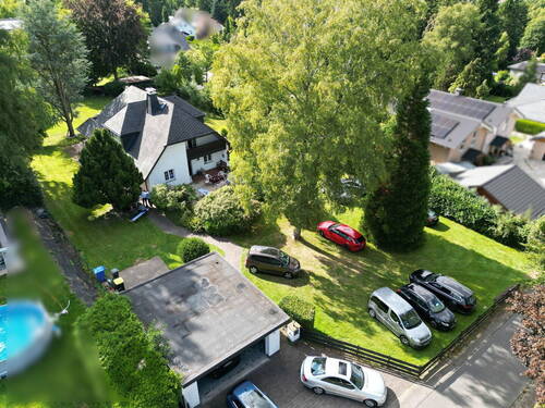 Bild 2 - 8 Zimmer Einfamilienhaus zum Kaufen in Niedernhausen