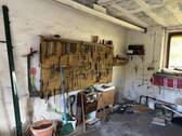 Garage innen mit Werkzeug - 