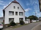 Giebelseite vorn - 9 Zimmer Bauernhaus, Landhaus in Borna