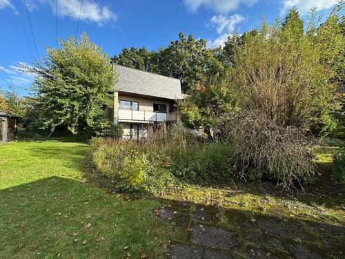 Hausansicht Südwest - Architektenhaus mit Charakter und großem Potenzial auf beeindruckendem Grundstück in ruhiger Lage