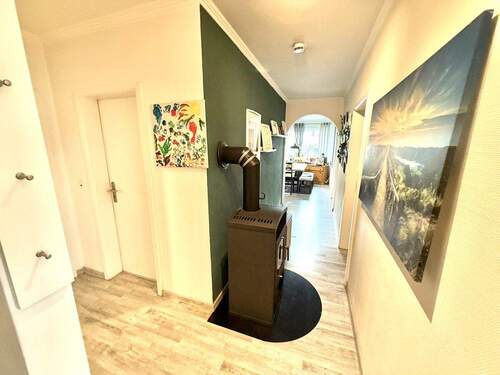 Im Hochparterre - Ihre Diele gen Essbereich - 