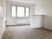 Blick zur Küche - Etagenwohnung mit 58,30 m&sup2; in Döbeln zur Miete