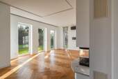 Wohnbereich mit Kamin - Einfamilienhaus mit 145,00 m&sup2; in Potsdam zum Kaufen