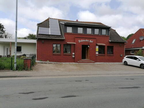 Vorderansicht gesamt - Mehrgenerationenhaus mit 4 WE und Photovoltaik unter einem Dach, Großfamilie mit Pflegemöglichkeit,