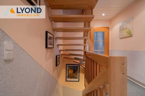 Flur EG / Keller Zugang - 