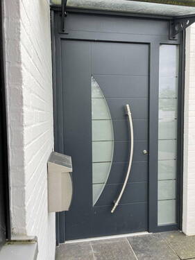 Bild 1 - Teil-Bungalow in ruhiger Lage - 1.450,00&nbsp;EUR Kaltmiete, ca.&nbsp; 122,00&nbsp;m&sup2;&nbsp;Wohnfl&auml;che