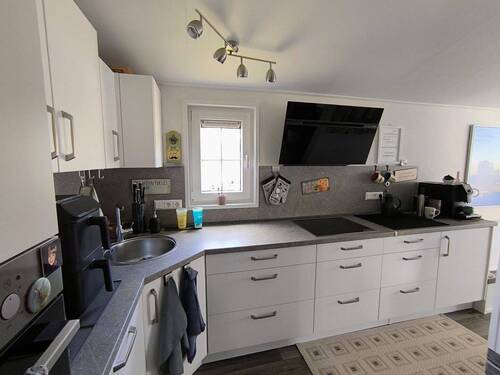 Moderne L-Küche - 3 Zimmer Etagenwohnung in Rodenbach