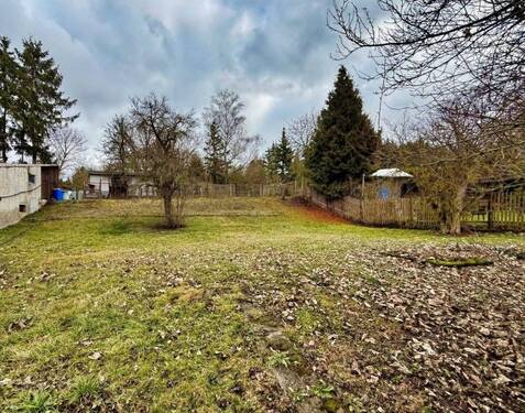 Blick auf das zweite Flurstück - 4 Zimmer Einfamilienhaus in Erfurt