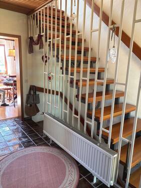 Treppenaufgang im Flur.jpg - 