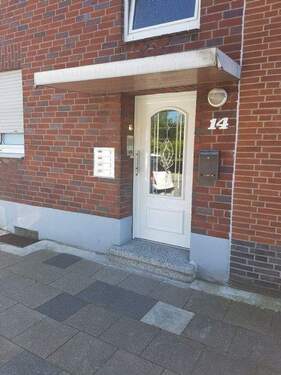 Hauseingang - 2 Zimmer Etagenwohnung zur Miete in Oberhausen