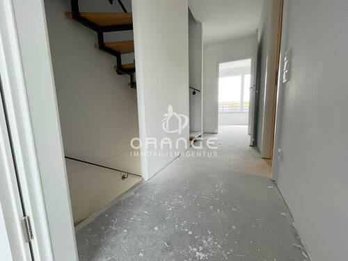 Schlafzimmer 2, links gehts hoch in das DG - 