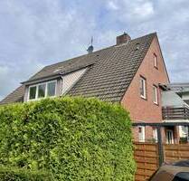 Dachgeschoss-Maisonette in Zweifamilienhaus mit Garage und Gartenfläche - Hamburg