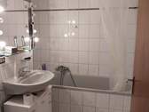 Badezimmer mit Wanne - 