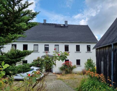 Weg zum Hauseingang - 6 Zimmer Mehrfamilienhaus, Wohnhaus zum Kaufen in Sohland a. d. Spree