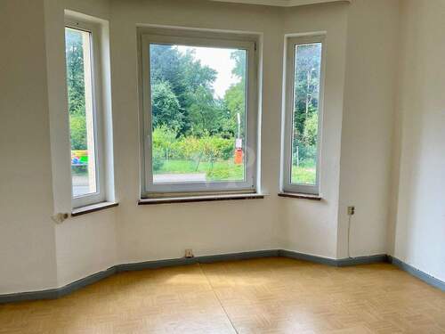 Wohnzimmer mit Erker - 