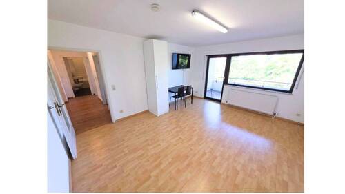 Zimmer re: Balkon - Etagenwohnung mit 62,00 m&sup2; in Karlsruhe zum Kaufen