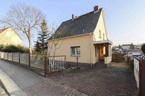 Straßenansicht - Bezugsfreies Einfamilienhaus mit Raumvielfalt und großem Südgarten in Mittweida