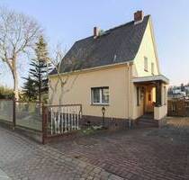 Bezugsfreies Einfamilienhaus mit Raumvielfalt und großem Südgarten in Mittweida