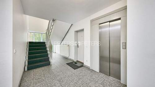 Treppenhaus - Etagenwohnung mit 85,00 m² in Hamburg zum Kaufen