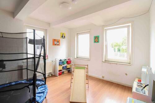 Zimmer - 7 Zimmer Einfamilienhaus in Steinheim