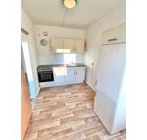 Renovierte 3 Zimmer Wohnung mit EBK - Schwerin Mueßer Holz