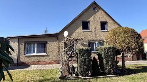 Außenansicht - Doppelhaushälfte mit 78,00 m&sup2; in Hartmannsdorf zum Kaufen