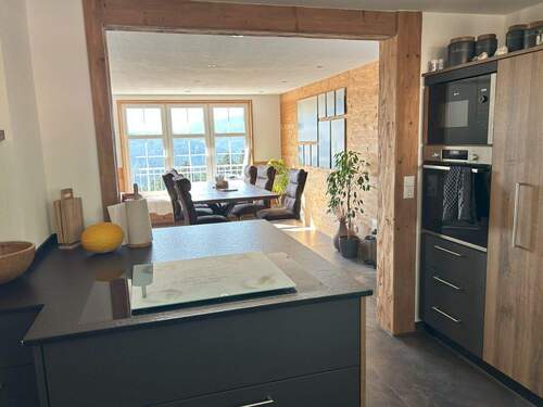 Küchenblick ins Wohnzimmer - 