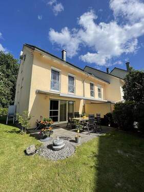 Rückseite & Garten - 6 Zimmer Reihenendhaus in Nürnberg