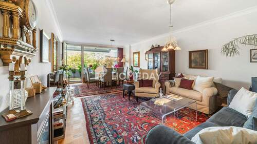 Wohnzimmer 1 - 3 Zimmer Etagenwohnung zum Kaufen in Düsseldorf